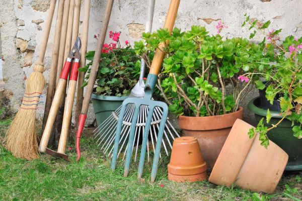 How to Store Gardening Tools